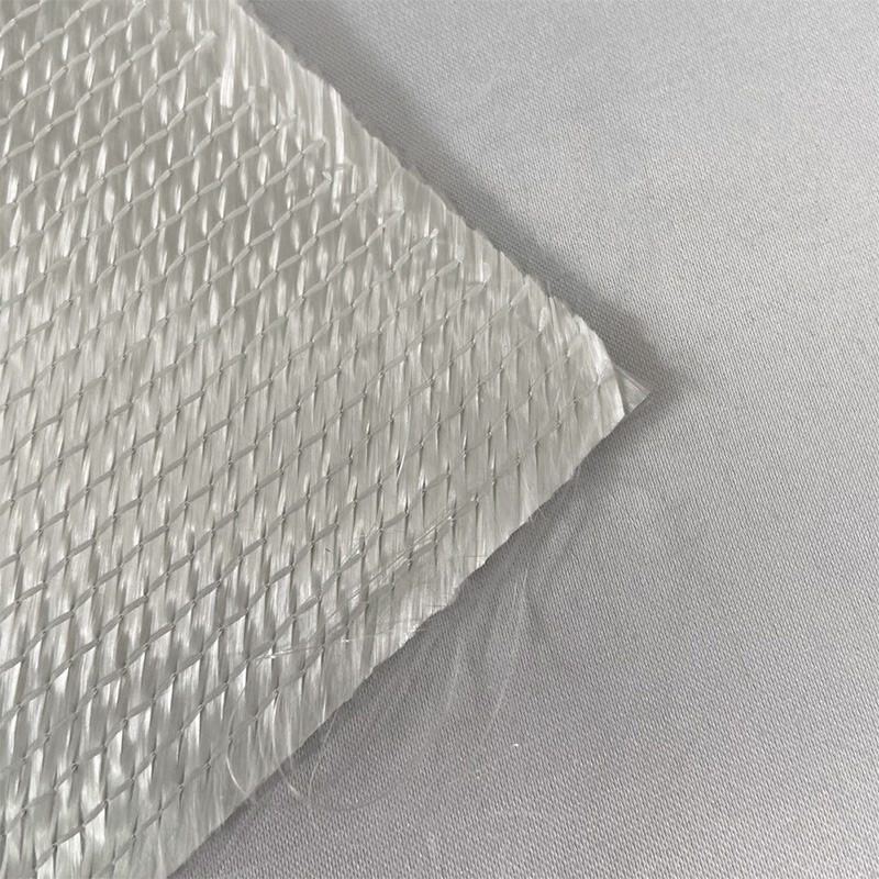 1200 g jemně pletená kompozitní plsť/víceosá tkanina ±45°0°90° pro větrnou energii