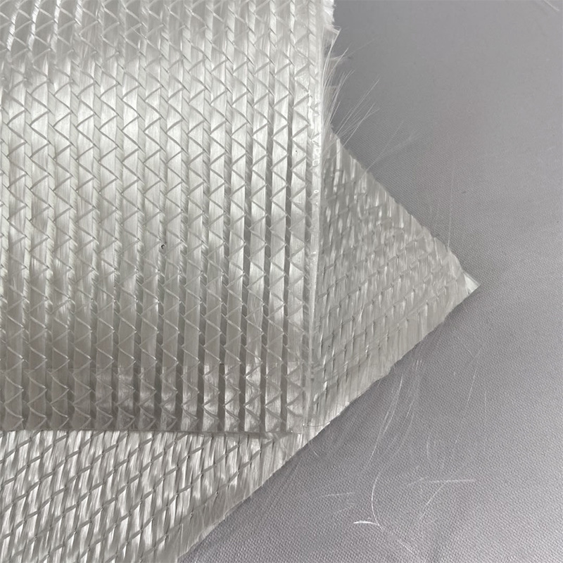 1200 g jemně pletená kompozitní plsť/víceosá tkanina ±45°0°90° pro větrnou energii